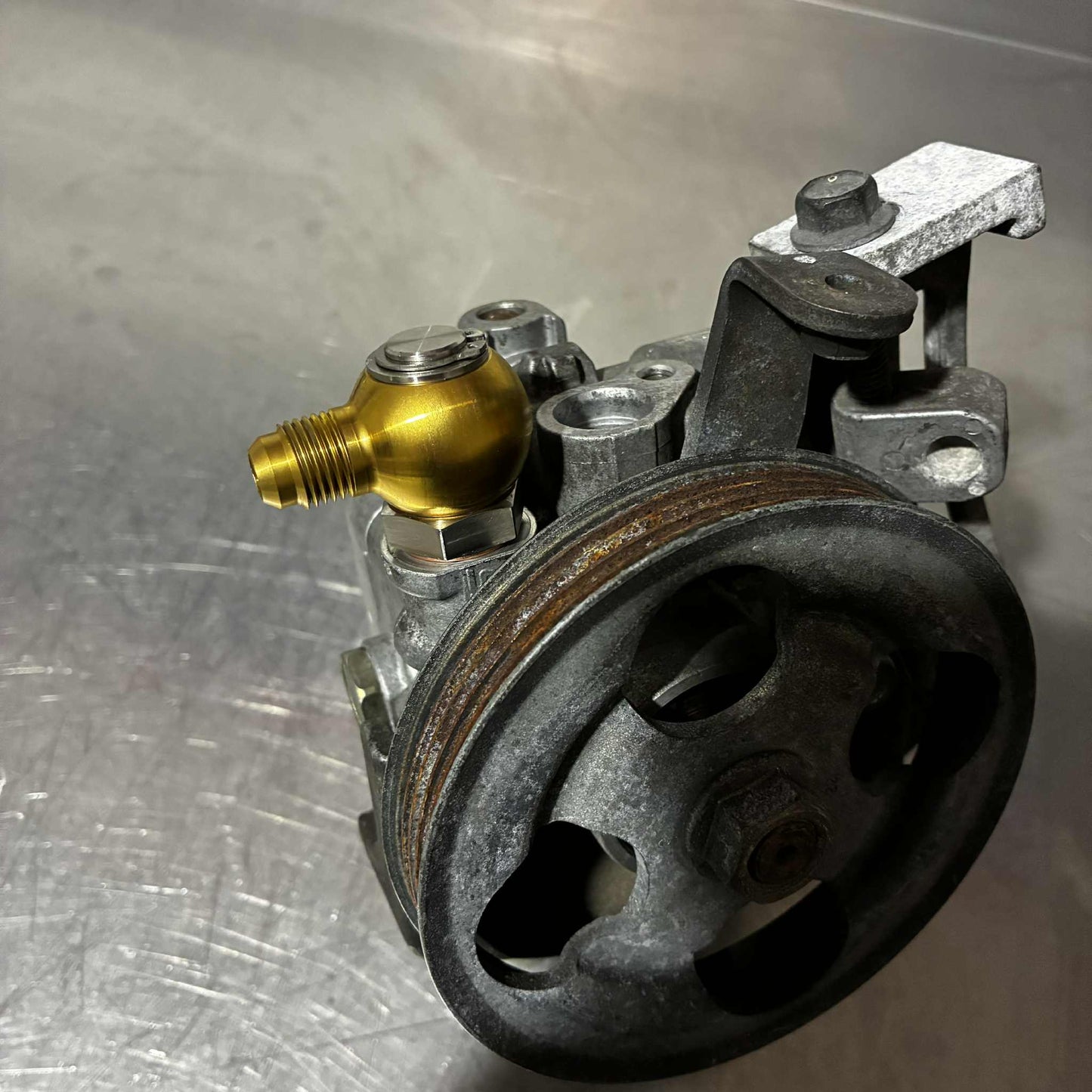 Subaru WRX STI Impreza Legacy Forester Outback WRC Power Steering High Pressure Pump Feed Fitting -6AN Swivel Banjo 360 Degree